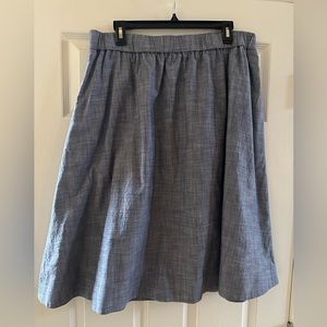 Knee length chambray skirt with pockets